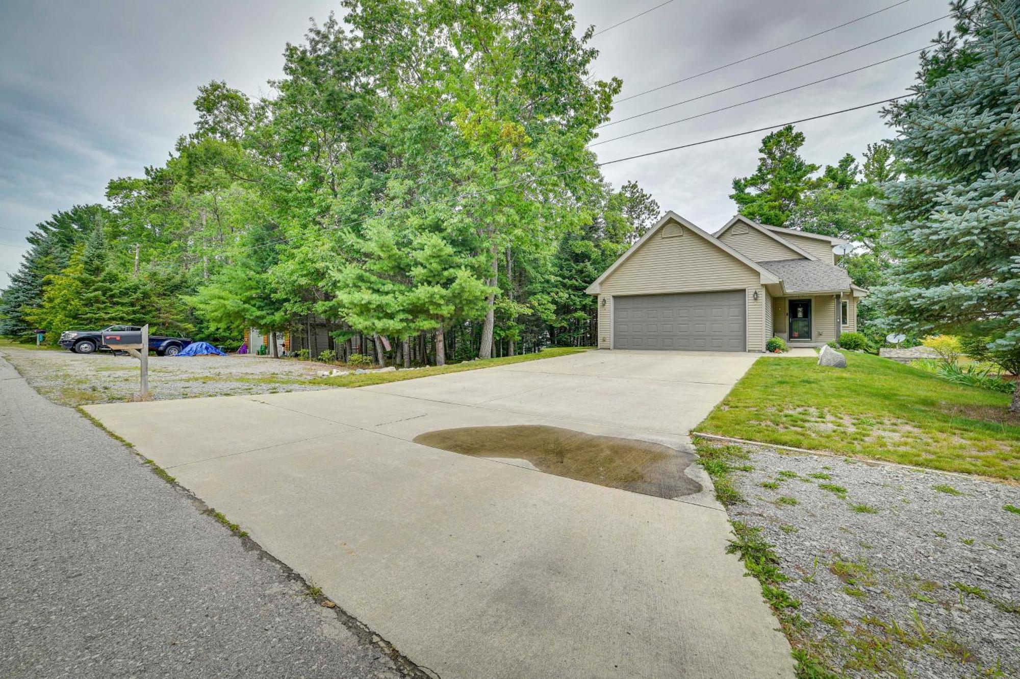 Waterfront Lake Huron Getaway With Private Beach! Rogers City Exterior foto