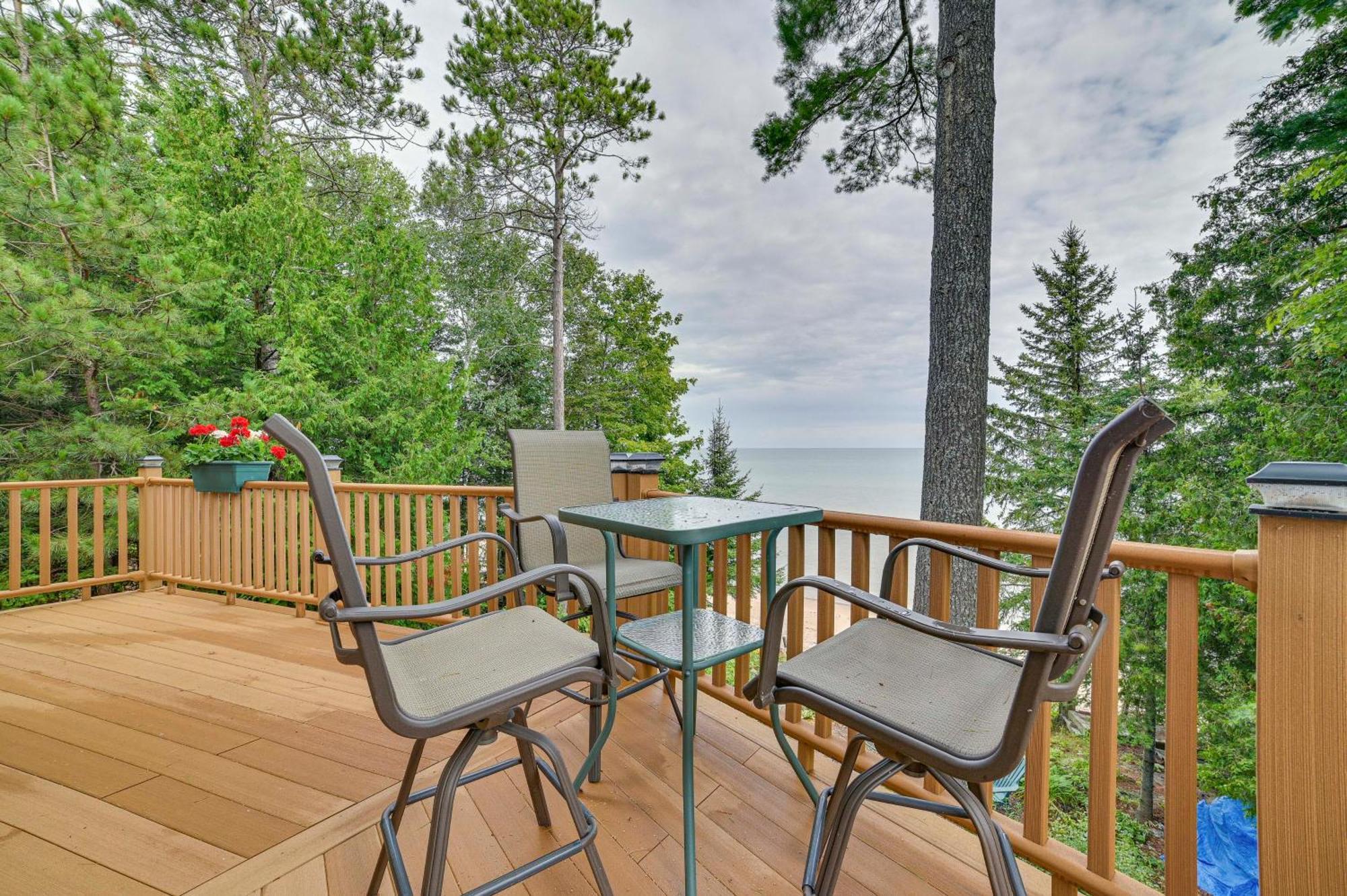 Waterfront Lake Huron Getaway With Private Beach! Rogers City Exterior foto