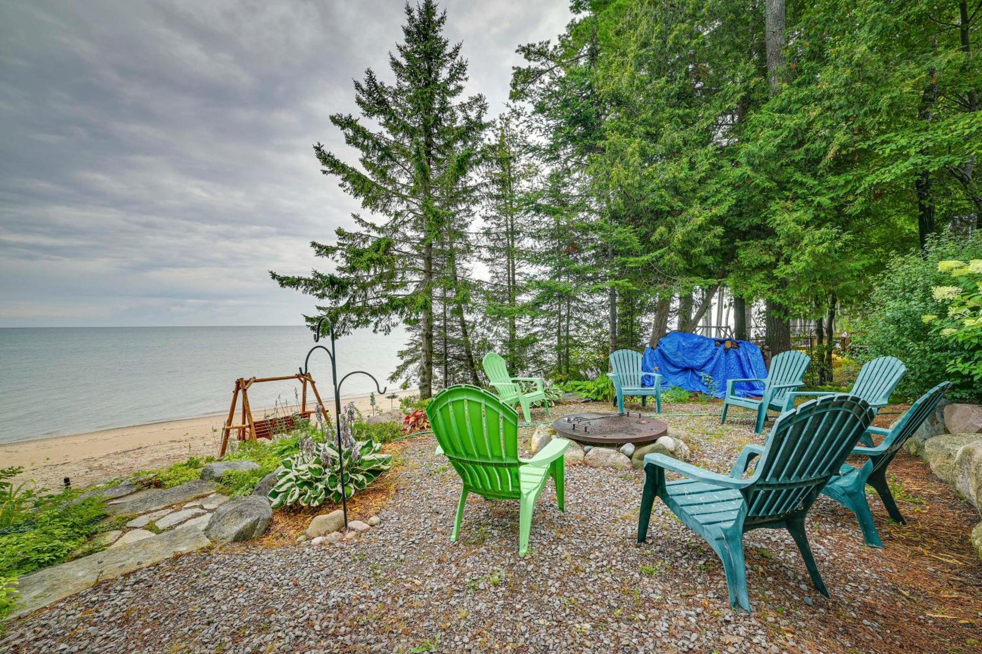 Waterfront Lake Huron Getaway With Private Beach! Rogers City Exterior foto