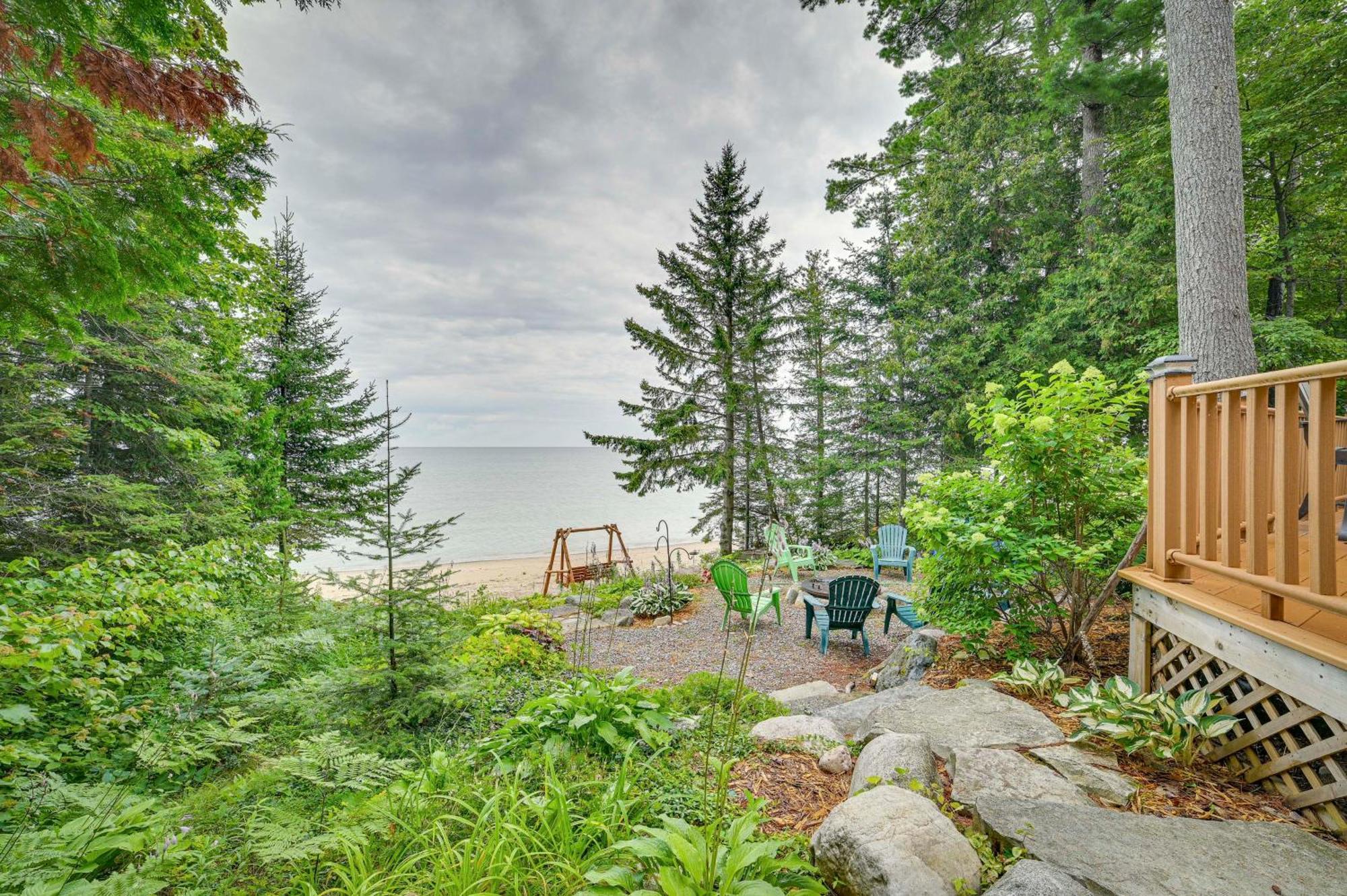 Waterfront Lake Huron Getaway With Private Beach! Rogers City Exterior foto